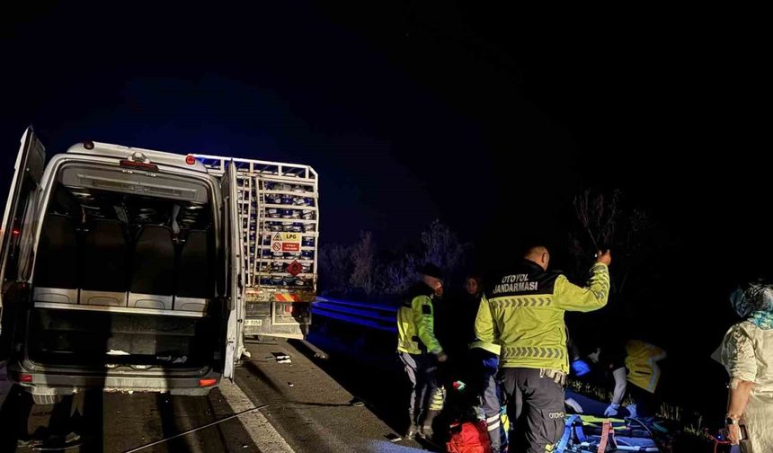 Bolu’da TEM Otoyolu’nda zincirleme kaza: 16 kişi yaralandı!