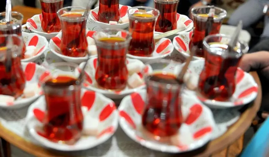 Çay ve kahve tiryakilerine kötü haber: Böyle içmek kanser riskini artırıyor