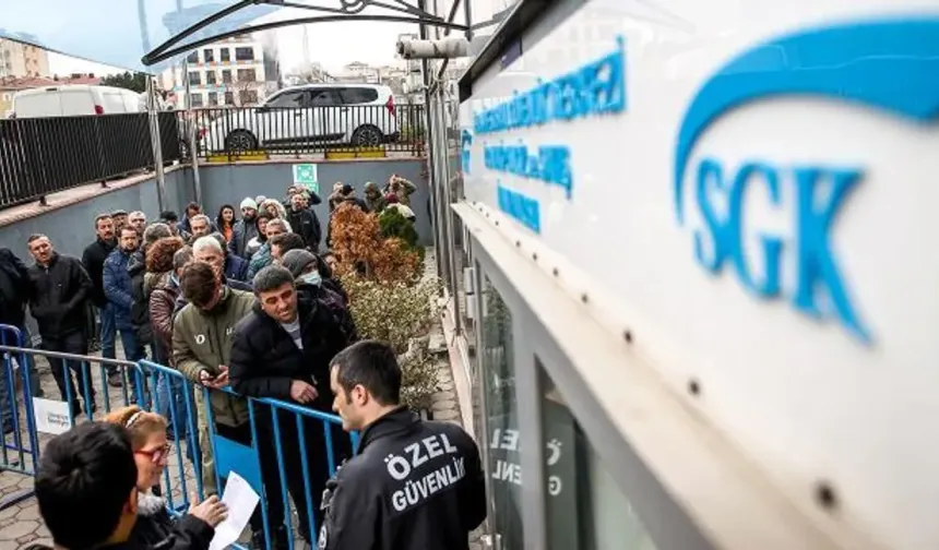 SGK hizmetleri e-devlette zirve yaptı! Milyonlarca emekli sisteme giriş yaptı