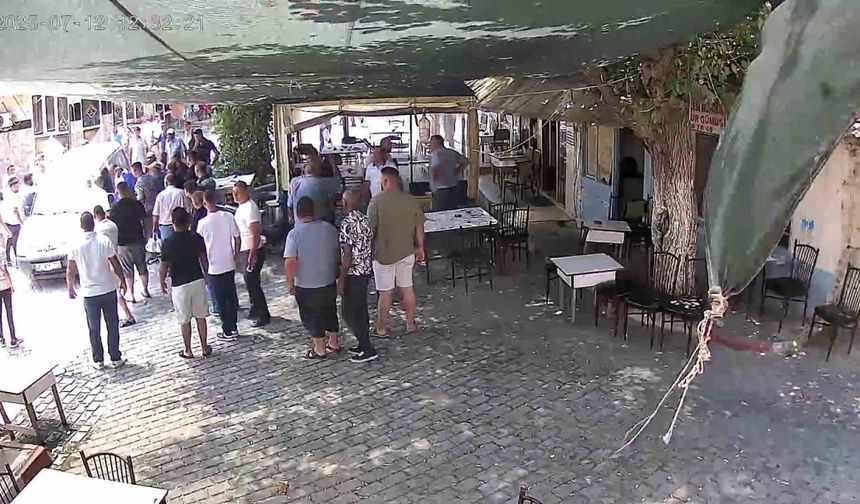Kahvehanede otururken kalp krizi geçiren adam hayatını kaybetti