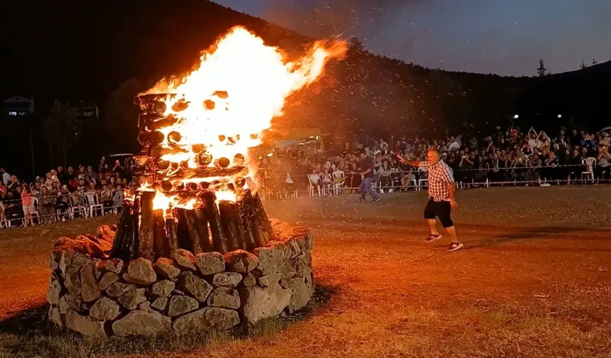 Çamlıdere’de Geleneksel Sinsin Ateşi yakıldı