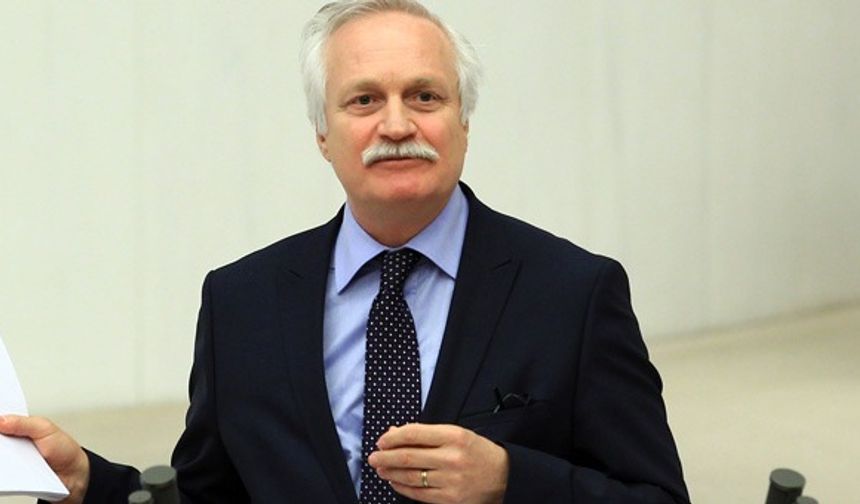 CHP’de istifa depremi! Murat Özçelik, Özgür Özel’in darbe imasına tepki gösterip partisinden ayrıldı