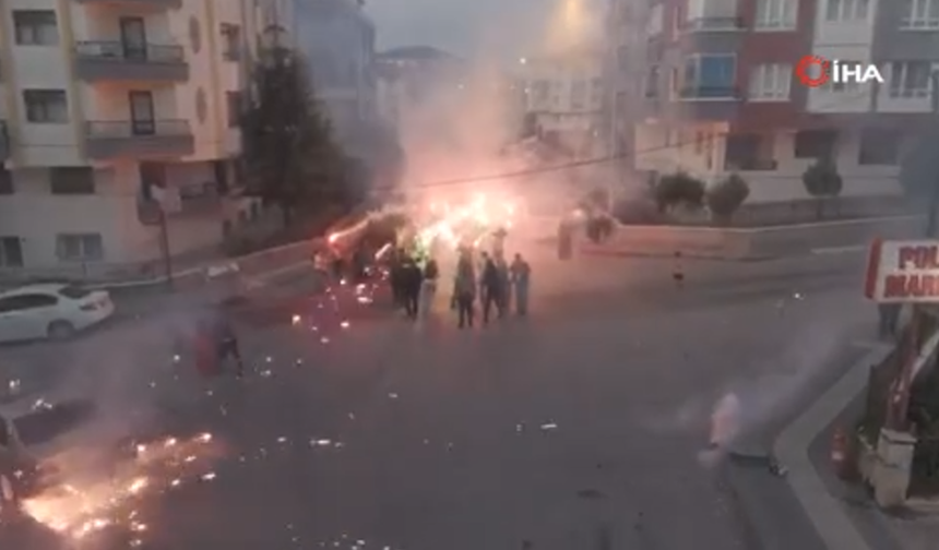 Ankara’da kız isteme töreninde havai fişek paniği: Konvoyun üstüne düştü, ortalık karıştı!
