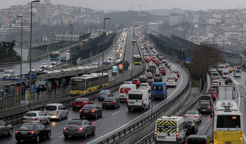 Terlikle araba kullanmak yasak mı 2025? Cezası var mı?