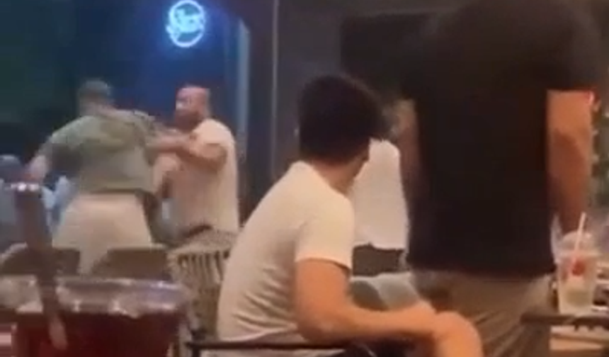 İstanbul’da aşk üçgeni krizi: Kocasını genç kızla kafede bastı, ortalık karıştı!