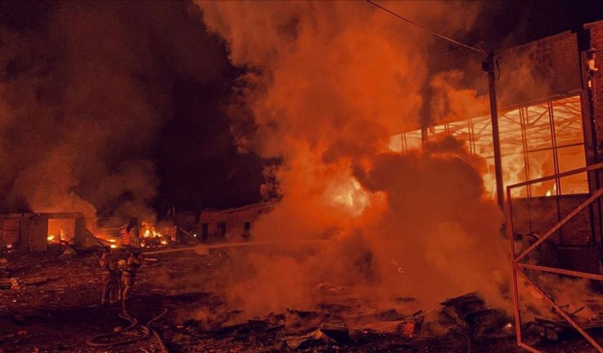 Ateşkes görüşmeleri sürerken... Rusya Ukrayna'ya yılın en yoğun saldırısını düzenledi!