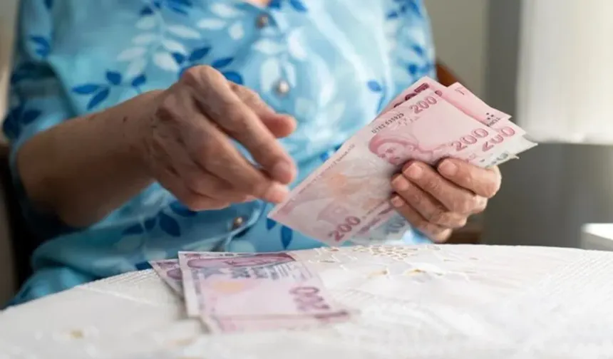 Türkiye’de yaşlı bakımı için yeni dönem başlıyor: Sigorta detayları açıklandı!