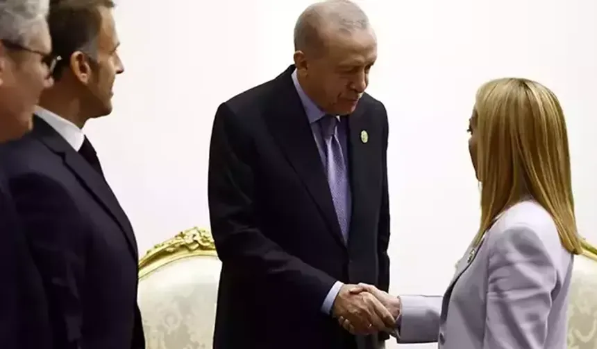 Erdoğan ile Meloni arasında gülümseten diyalog: 'İyi görünüyorsun ama sigarayı bıraktırmam lazım'