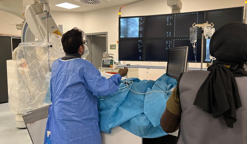 Manisa Şehir Hastanesi’nde ilk defa yapıldı! Kalp ritim bozukluğu tedavisinde yeni dönem