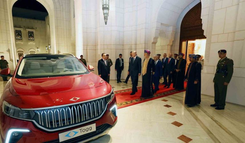 Erdoğan’dan Umman Sultanı’na kırmızı Togg sürprizi