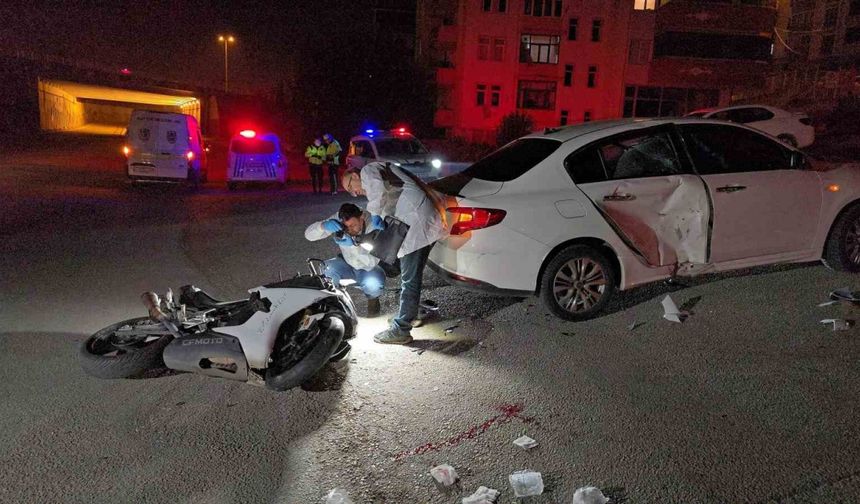 Karabük’te polisten kaçan motosiklet otomobille çarpıştı: 2 yaralı