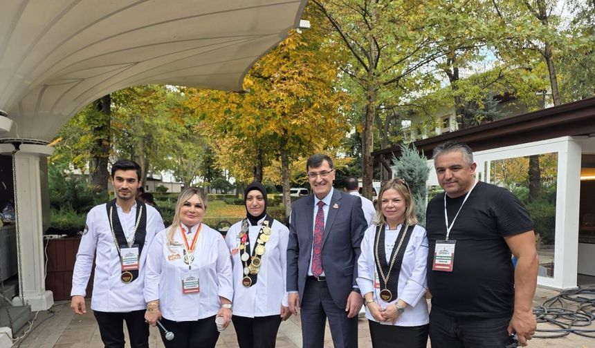 Kütahya Belediye Başkanı Kahveci, Ankara Gastrofest’te şeflere destek verdi