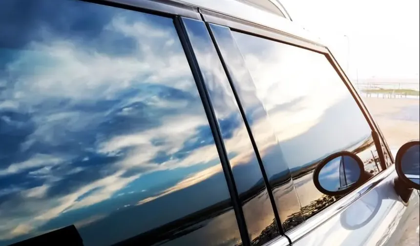 Araba camını ıslak mendille silince leke tutmuyor!