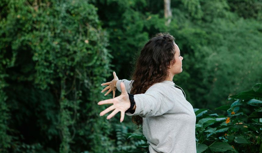 Kadınlar erkeklerden neden daha uzun yaşıyor? Bilim cinsiyetler arasındaki farkın kodlarını çözdü