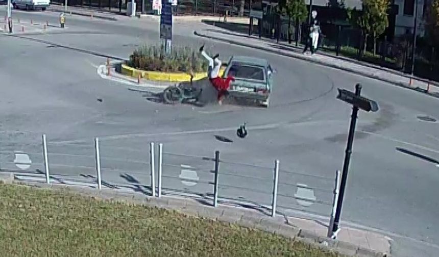 Amasya’da motosikletle otomobil çarpıştı! Sürücü havada takla attı