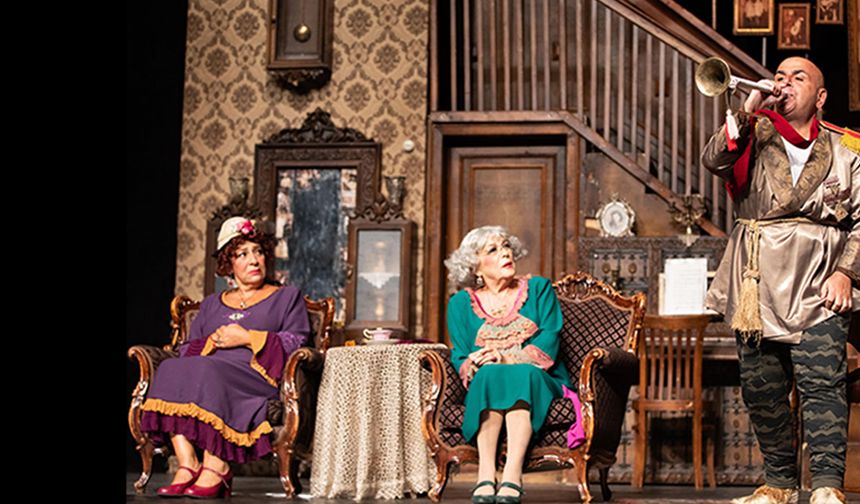 “Ahududu” Ankara’da perde açıyor: 10 yıllık efsane komedi başkent seyircisiyle buluşuyor