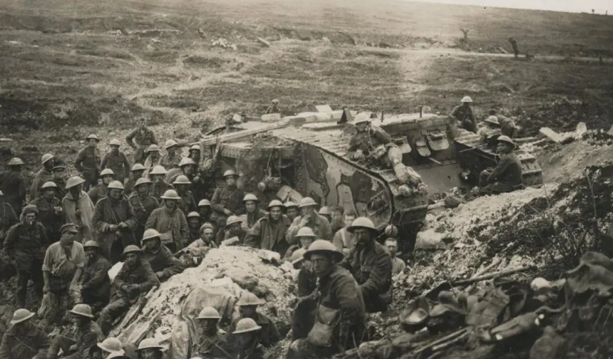 Düzenli ordu ilk başarısını hangi cephede elde etti, komutanı kimdir?