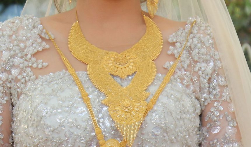 Ankara’da düğün takılarıyla otomobil hayalleri kâbusa döndü! Avukat tarafından 1,6 milyon lira dolandırıldılar!