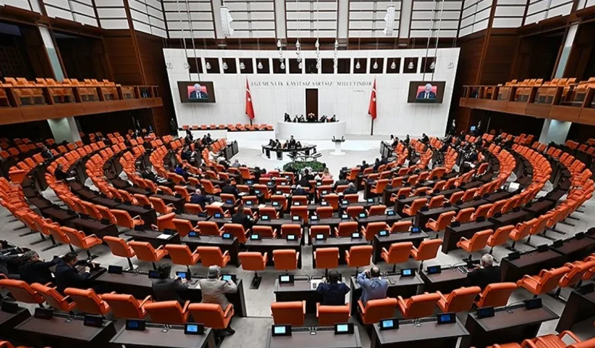 Kardeşlik ve Demokrasi Komisyonu’nun raporu oy çokluğuyla kabul edildi!