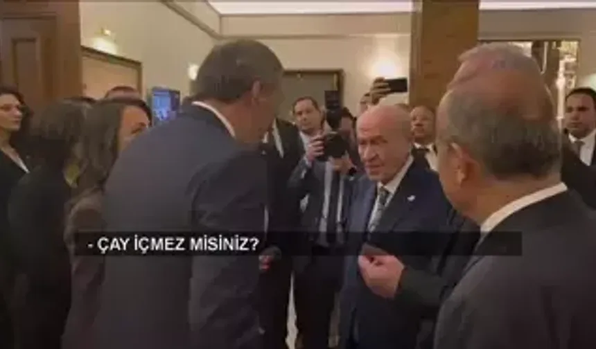 Meclis’te dikkat çeken çay diyaloğu