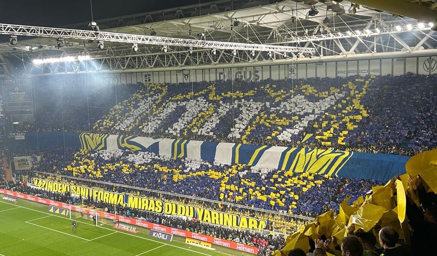 Kadıköy’de ışık şovu damga vurdu! 6-0 hatırlatması tribünleri ayağa kaldırdı