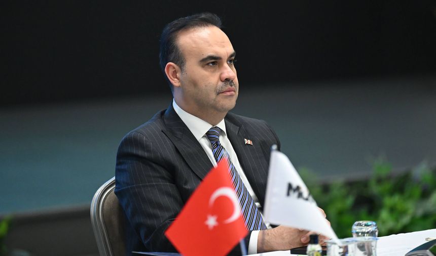 Bakan Kacır duyurdu: Mega endüstriyel bölgeler kurulacak!