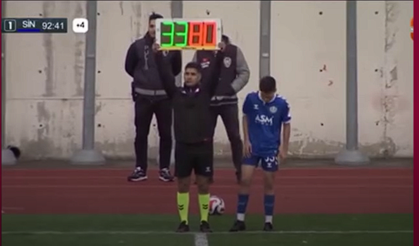 13 yaşındaki Mustafa Yağız Şen profesyonel ligde forma giydi! Tarihi an