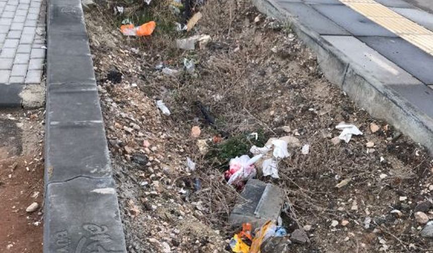 Ankara’nın İşlek Güzergâhında Çöp Şikâyeti