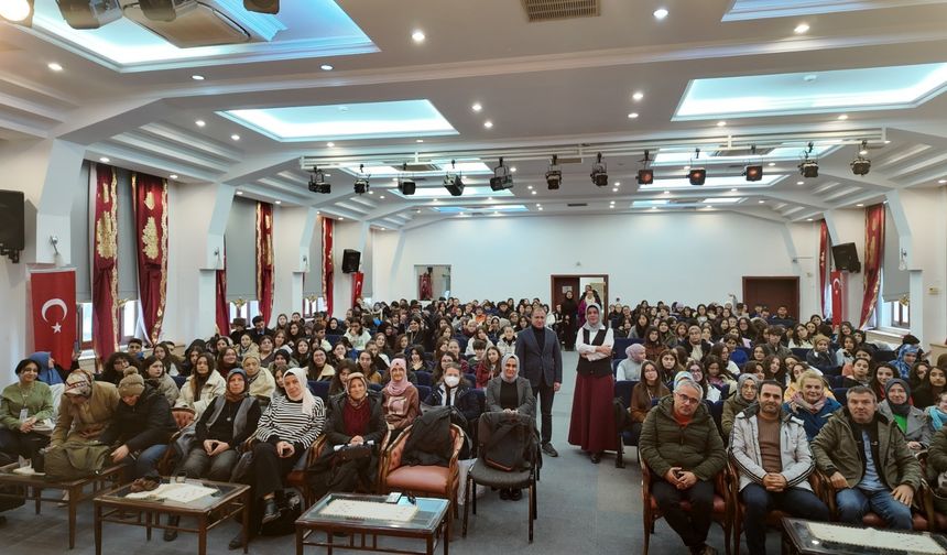 Sema Bayar Ankara Atatürk MTAL'de öğrencilerle buluştu
