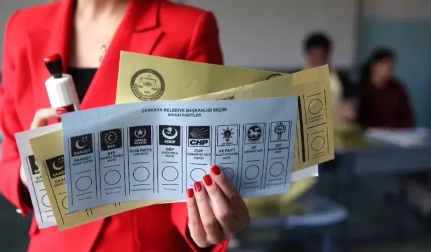 Siyasette taşlar yerinden oynadı! Son ankette barajı geçen sürpriz parti