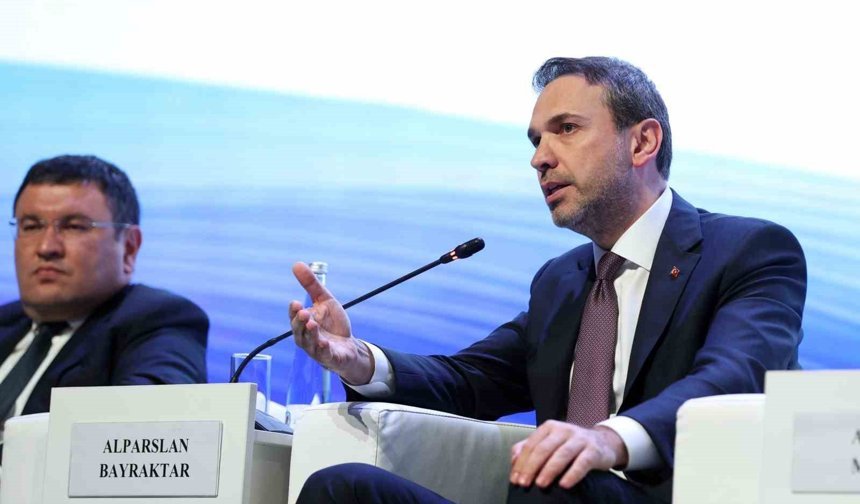 Bakan Bayraktar’dan Özgür Özel’e sert yanıt: “Her iddia ayrı bir çarpıtma”