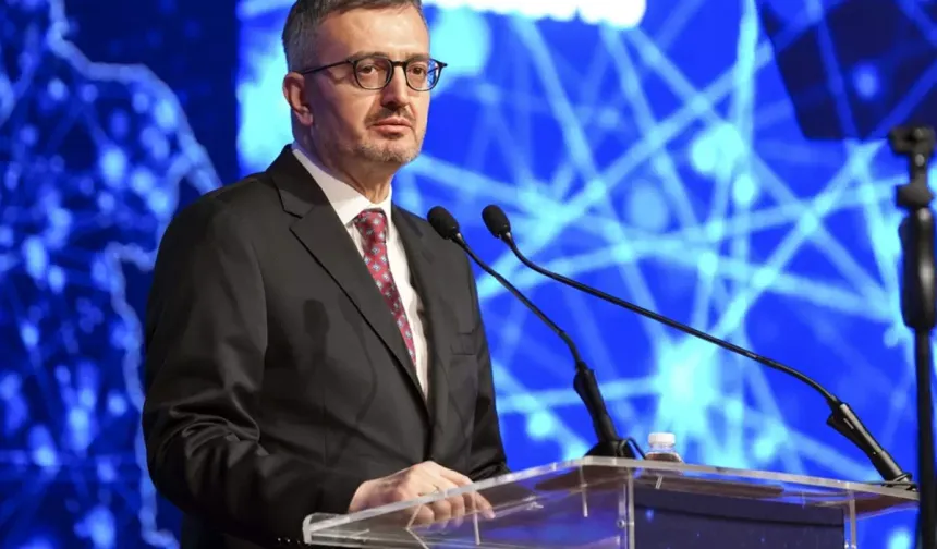 Burhanettin Duran: Kadının onuru ve emeği medeniyetimizin temel değeridir