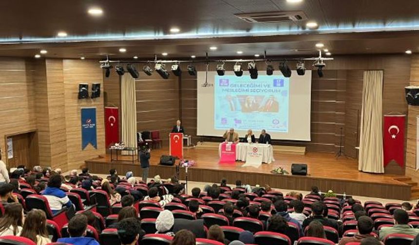Meslek Seçimi ve Dijital Dönüşüm Ankara'da Konuşuldu