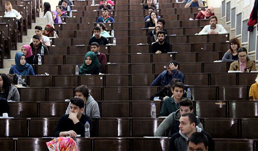 Üniversite öğrencilerine af yolda, şartlar netleşti!