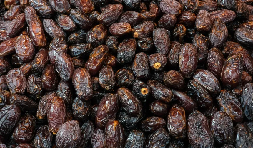 Ramazan öncesi hurma fiyatları rekor kırdı: Kilosu 1.050 TL’yi aştı