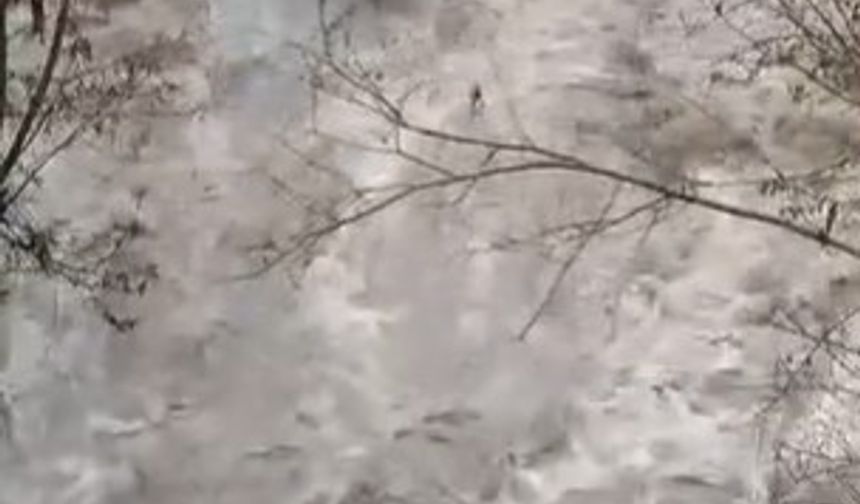 Ankara Çubuk’ta sağanak sele dönüştü: Yollar sular altında kaldı