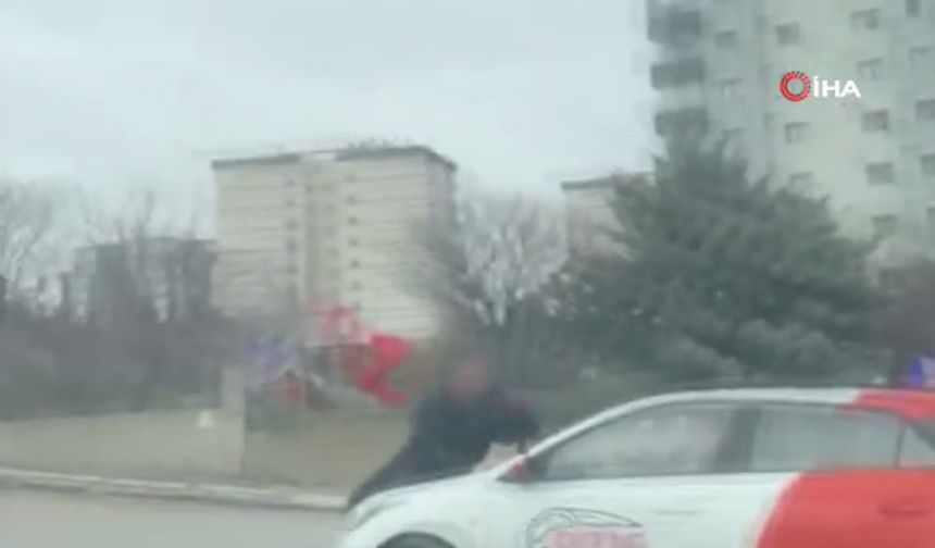 Ankara’da şok görüntüler: Tartıştığı kişiyi kaput üzerinde kilometrelerce sürükledi!