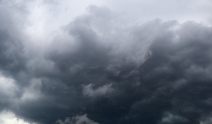 Valilik saat verdi: Ankara'da Cuma günü kuvvetli yağış ve fırtına bekleniyor!