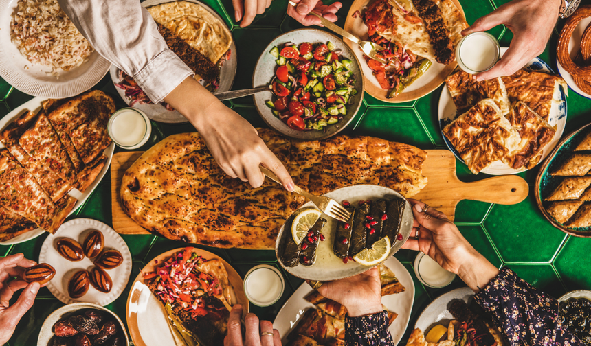 Dışarda iftar mı, evde sofra mı? İşte Ramazan öncesi 4 kişilik ailenin iftar hesabı...