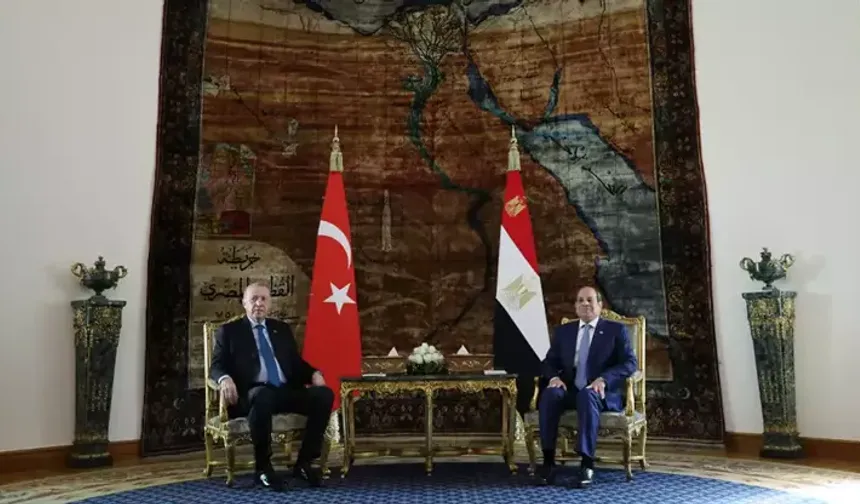 Erdoğan Kahire’de: Türkiye–Mısır hattında yeni dönem mesajları verdi!