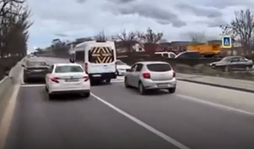 Ankara’da ters yönde ilerleyen maganda trafiği tehlikeye attı