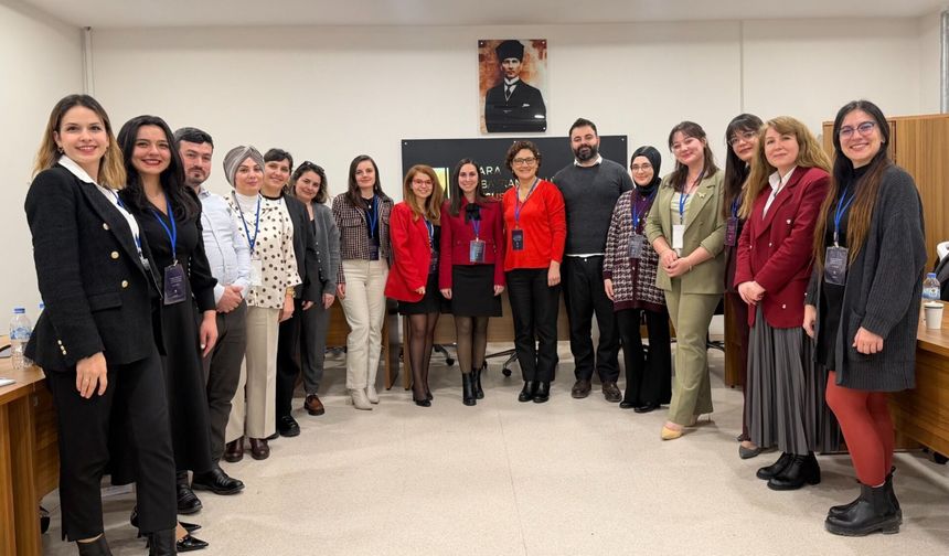 Ankara'da Yapay Rahim Masaya Yatırıldı: Tıp, Hukuk ve Biyoetik Uzmanları Bir Arada