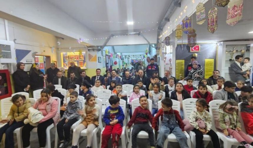 Ankara'da Birlik Sofrası: Öğrenciler ve Protokol Aynı Masada