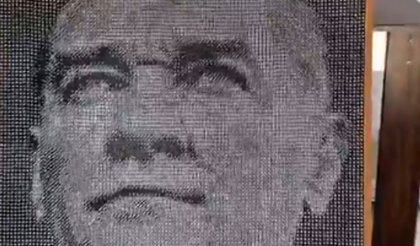 10 bin zarla yapılan Atatürk portresi sosyal medyayı salladı