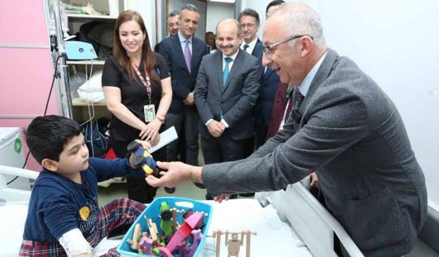 Ahşap Oyuncaklarla Gelen Moral: Gazi Hastanesinde Anlamlı Buluşma