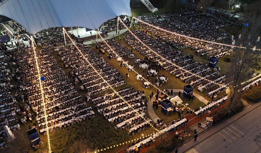 Ankara Üniversitesi’nde 20 bin öğrenci iftarda buluştu!