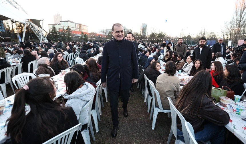 Ömer Çelik Ankara’da üniversite öğrencileriyle iftarda buluştu: “En büyük gücümüz birliğimiz”