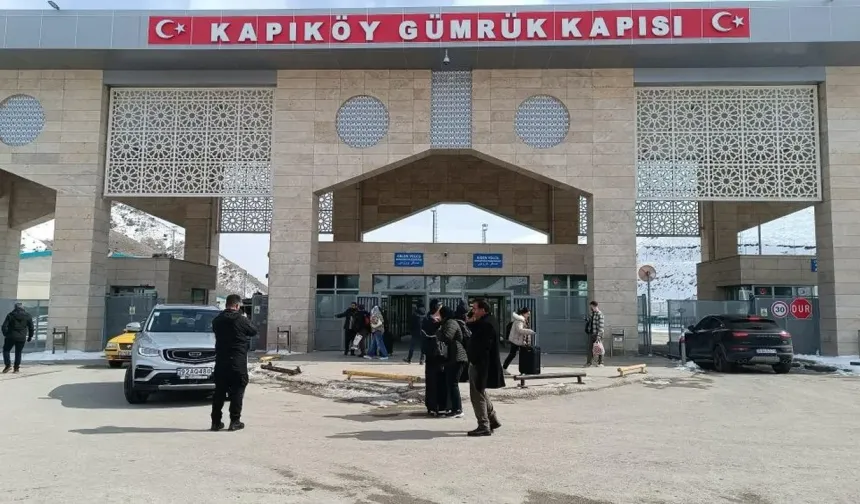 Türkiye’deki İranlılar ülkelerine dönüyor! Sınır kapılarında yoğunluk arttı