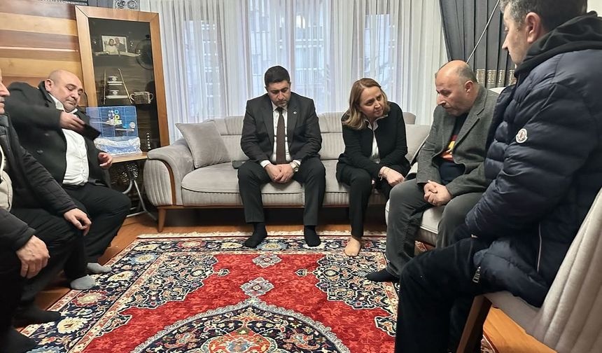 CHP'liler Güdül'lü şehidin ailesini ziyaret etti