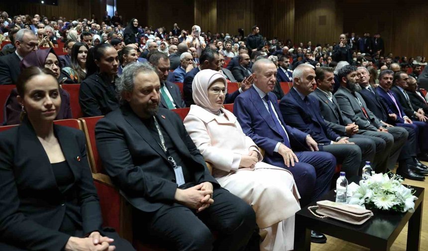 Cumhurbaşkanı Erdoğan ‘Bir Adam Yaratmak’ filminin galasına katıldı